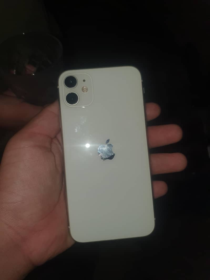 Apple iPhone 11 0
