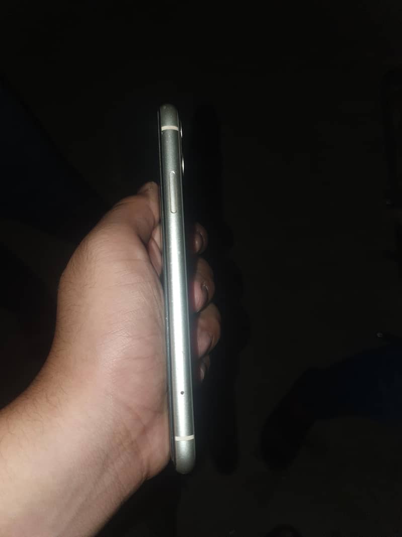 Apple iPhone 11 1