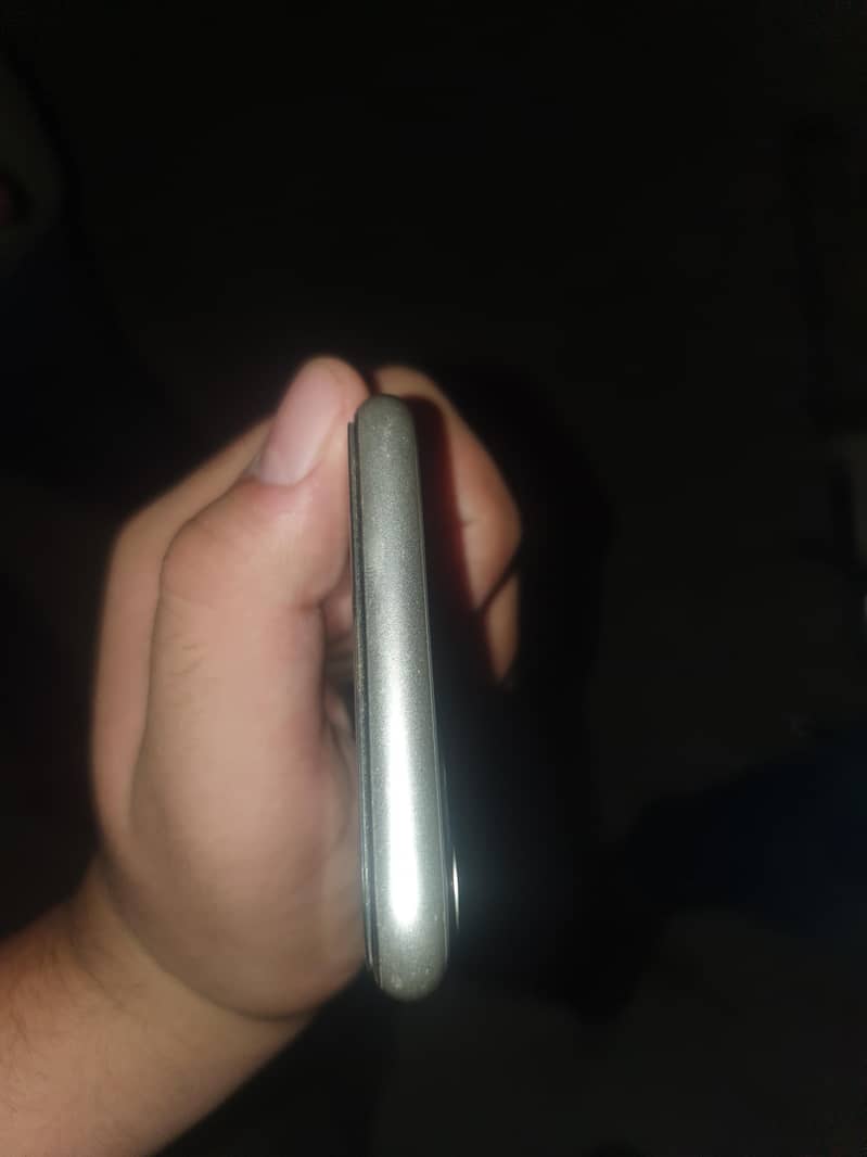 Apple iPhone 11 2