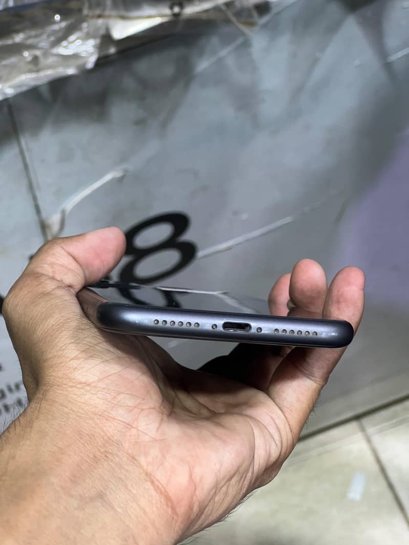 Apple iPhone 11 1