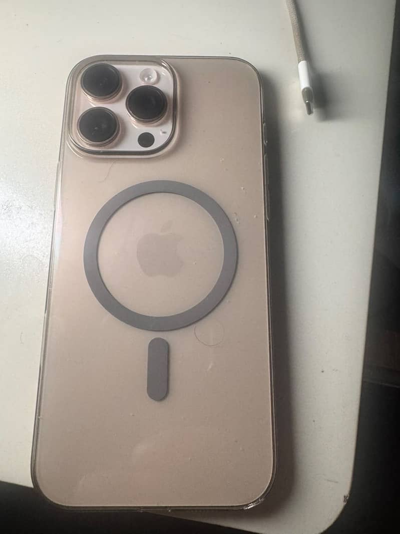 Apple iPhone 16 Pro Max 0