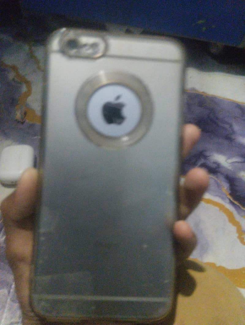 Apple iPhone 6S Plus 4