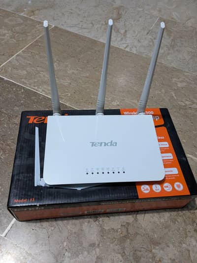 Tenda N300 Wireless Router device