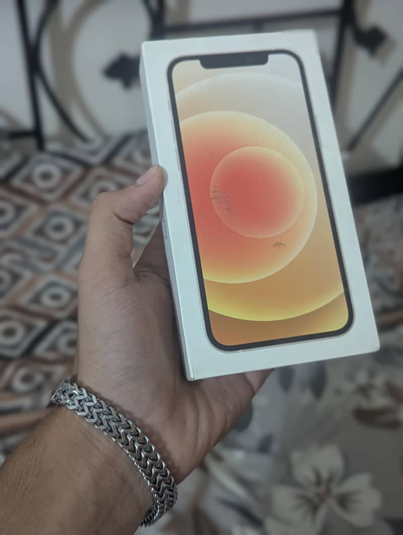 Apple iPhone 12 6