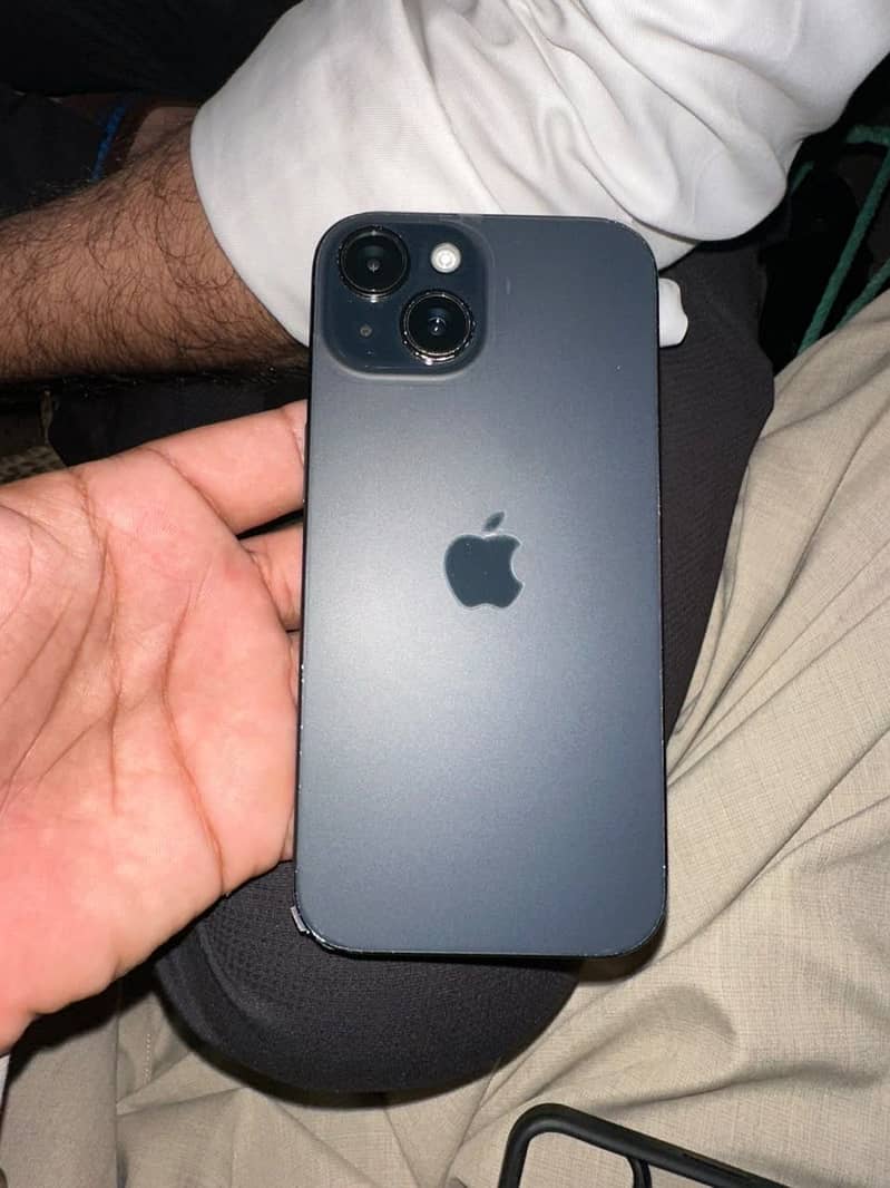 Apple iPhone 15 4