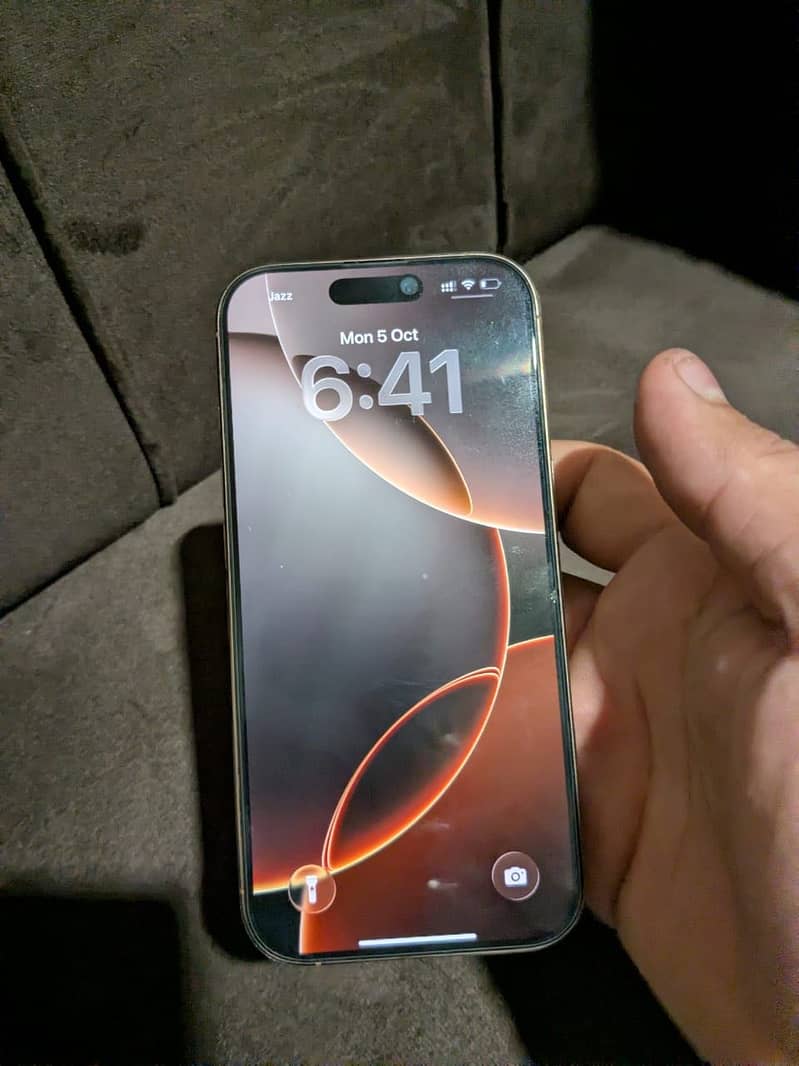 Apple iPhone 16 Pro 0