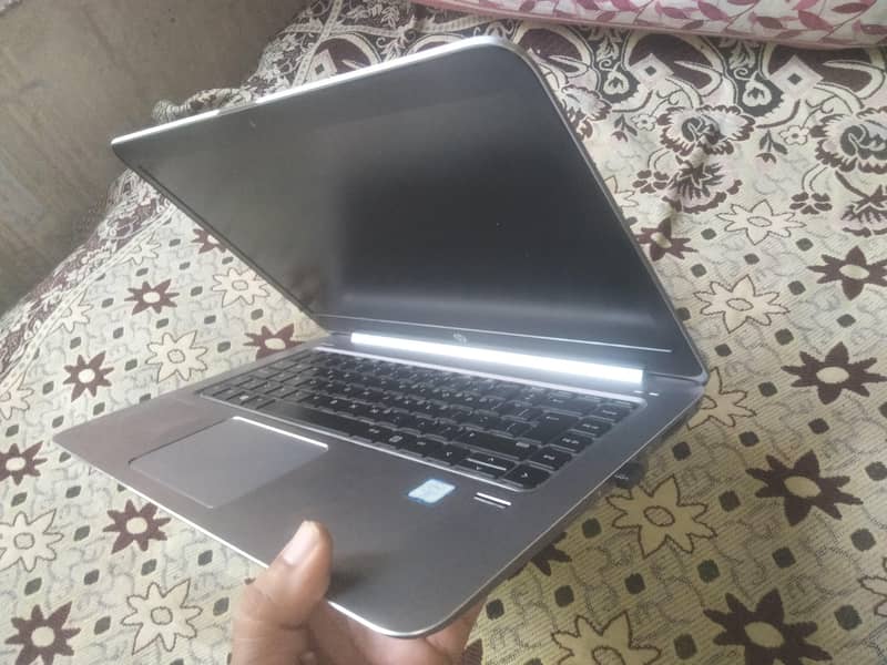 HP EliteBook 1040 0