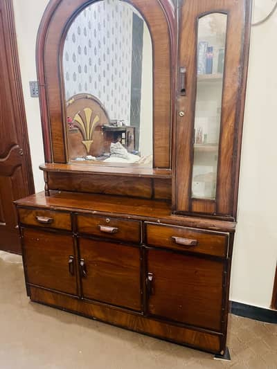 Dressing table