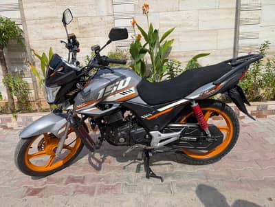 Honda CB 150F Special Silver Edition — 2024 | First Owner | 11,940 KM