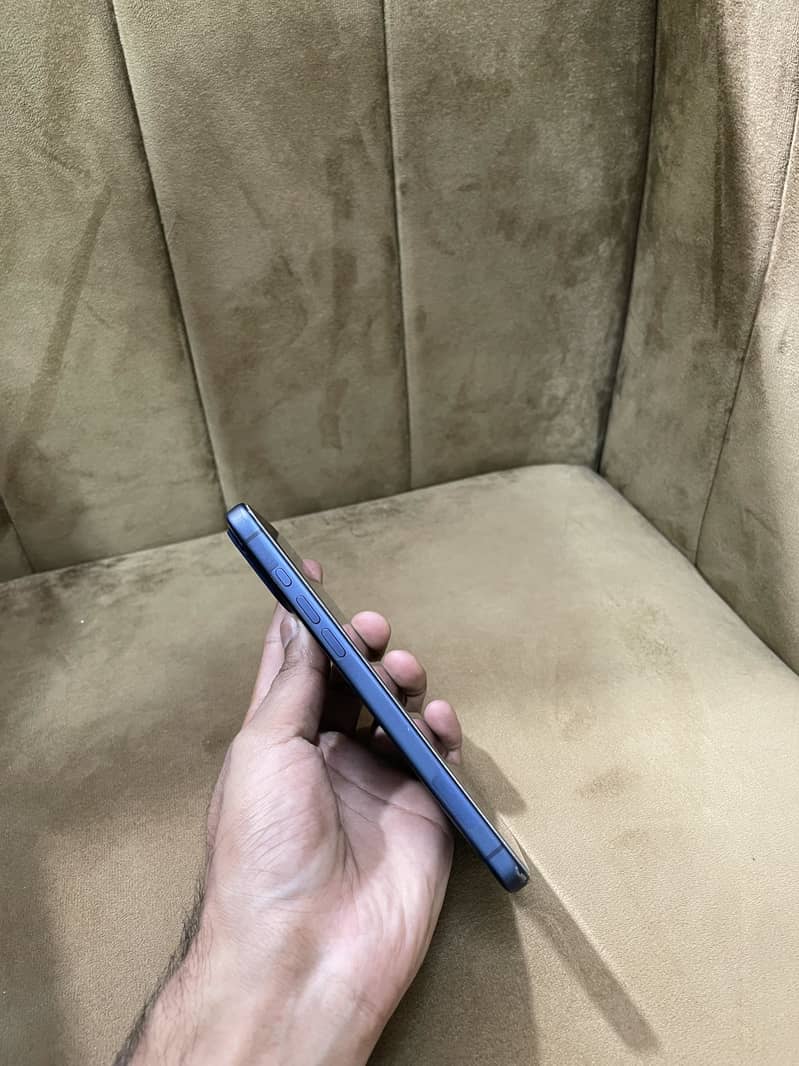 Apple iPhone 17 Pro Max 2