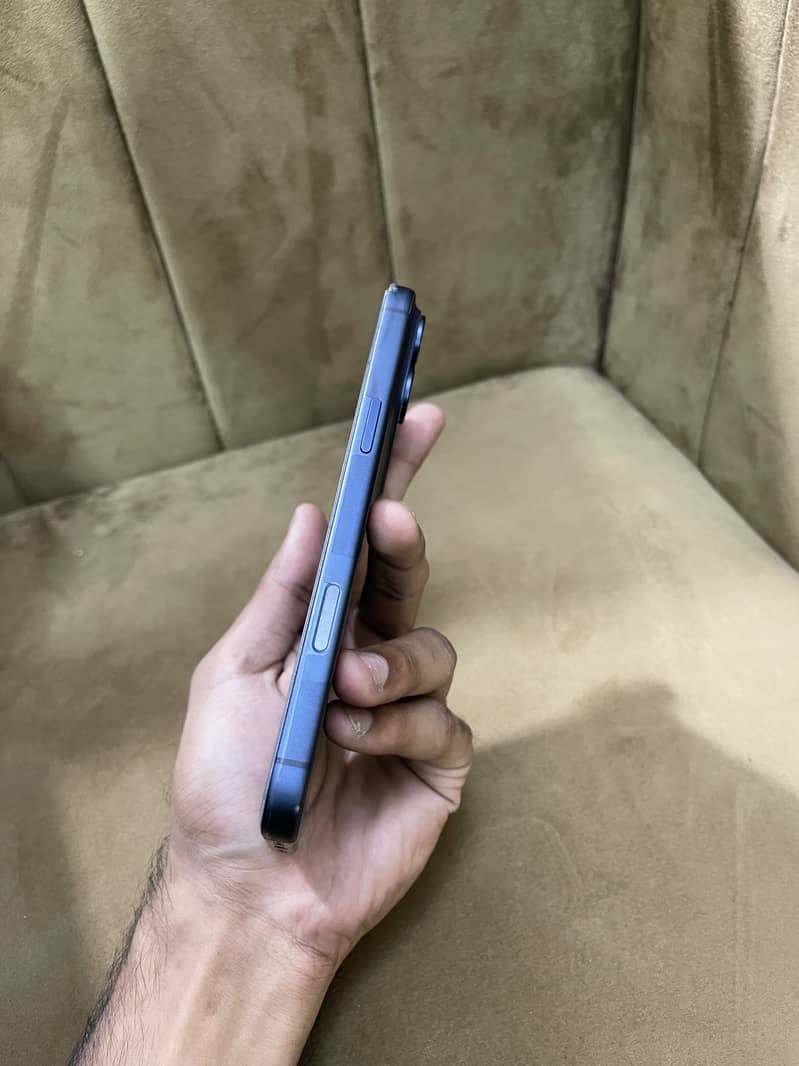 Apple iPhone 17 Pro Max 3