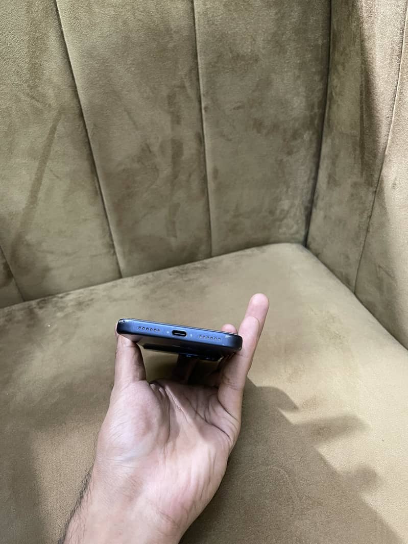 Apple iPhone 17 Pro Max 4