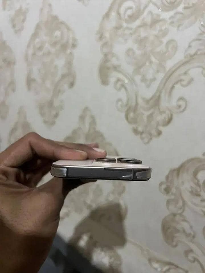 Iphone 16 pro 5