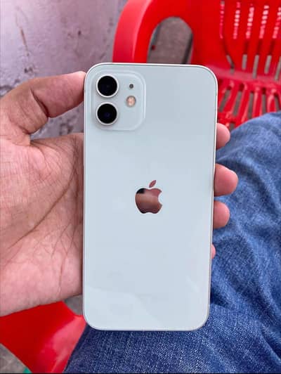 Apple iPhone 12