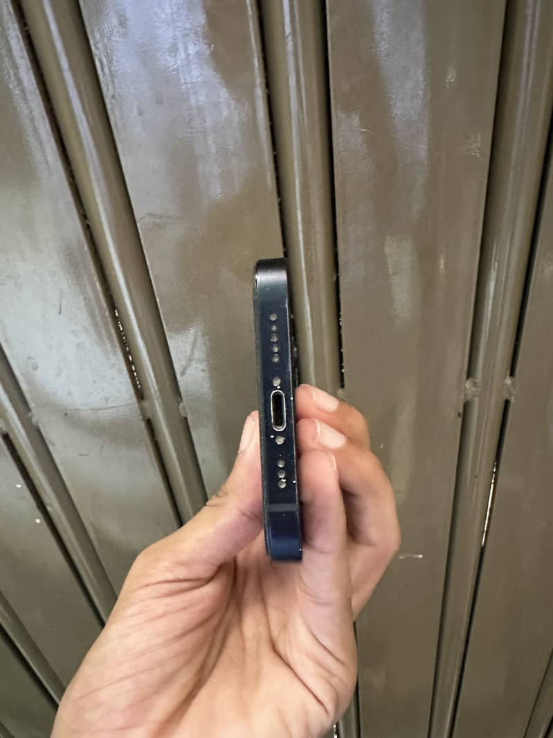 Apple iPhone 12 7