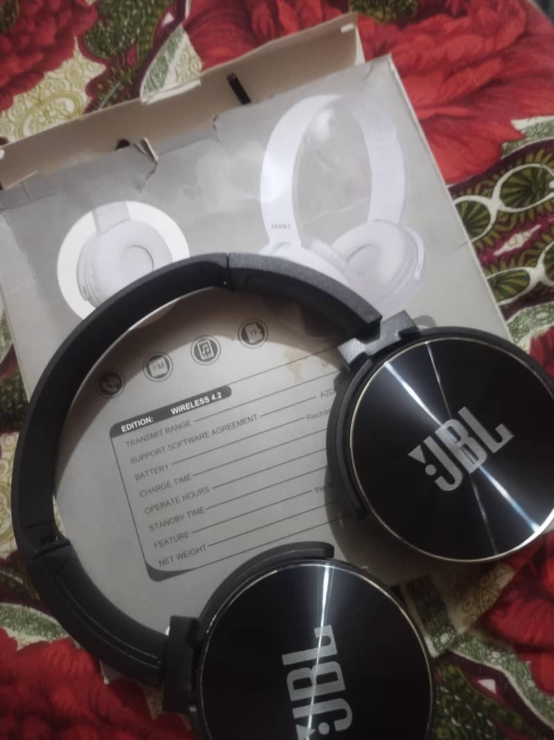 JBL headphone 1