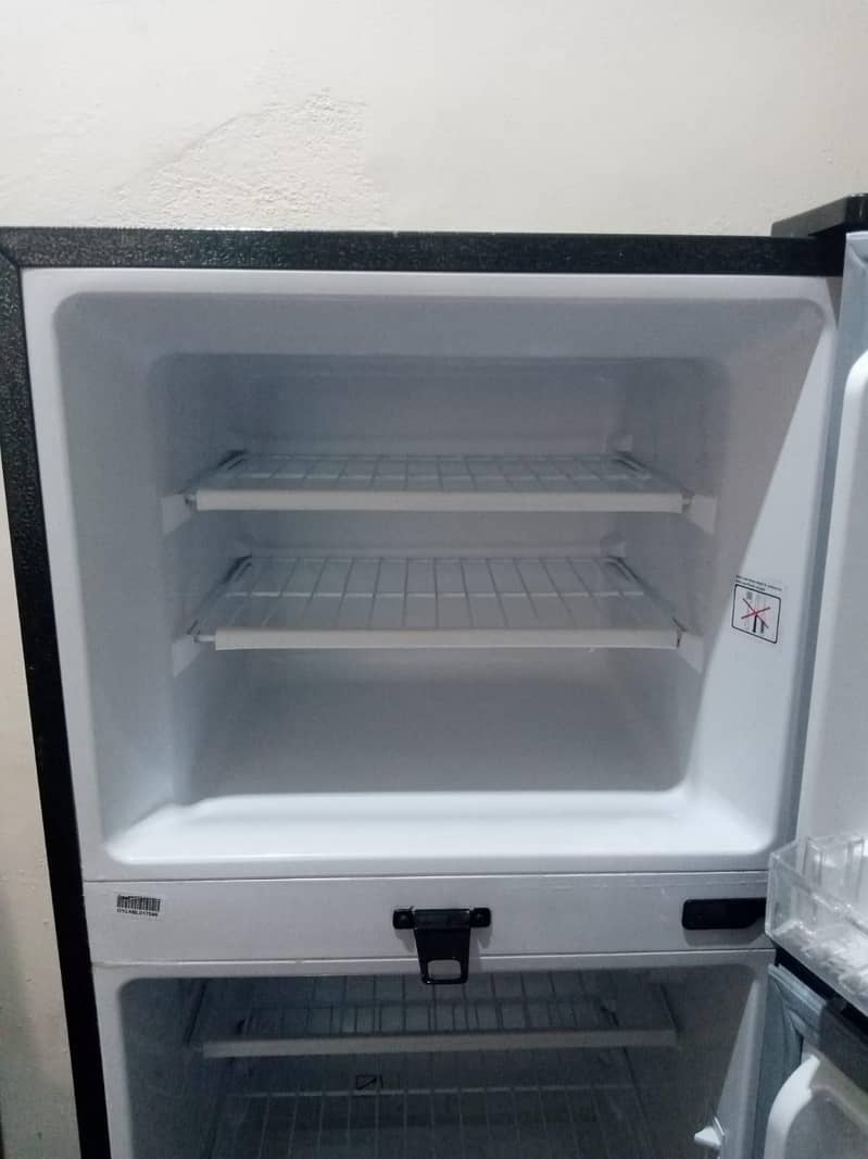 Dawlance refrigerator 1