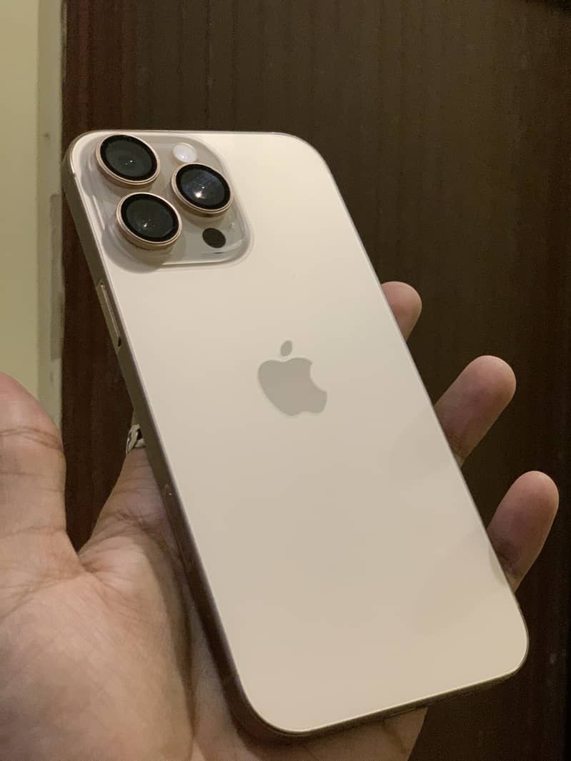 Apple iPhone 16 Pro Max 3