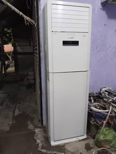 gree non inverter floor standing