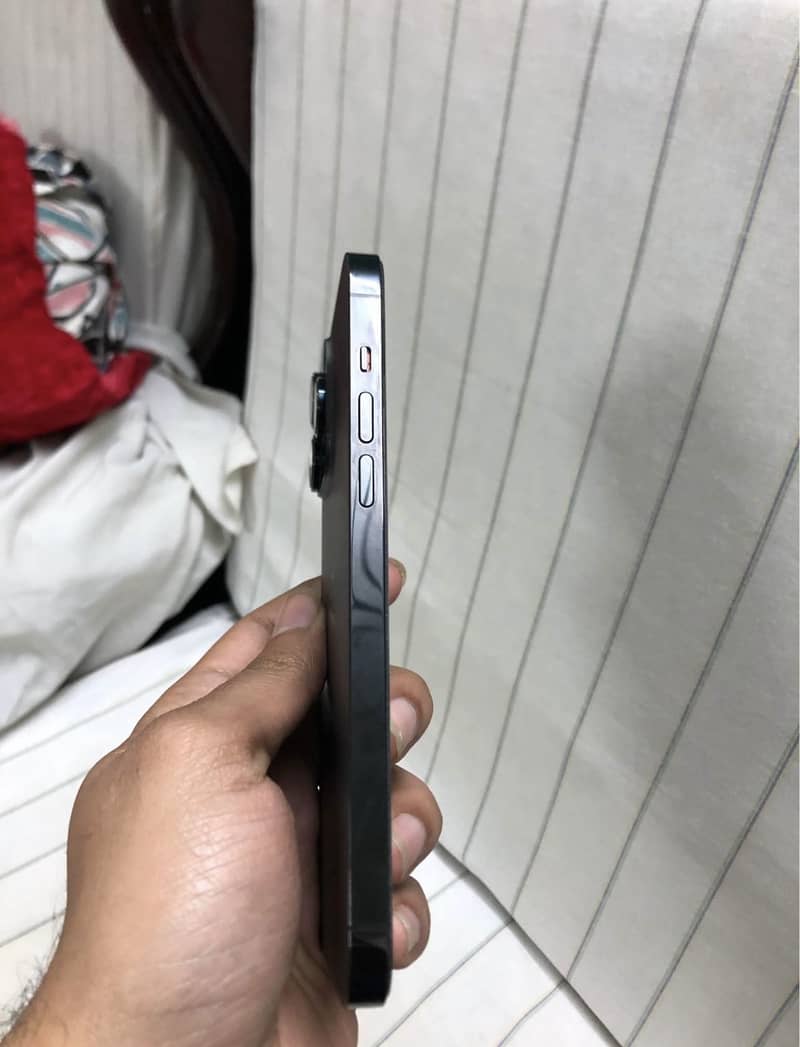 Apple iPhone 14 Pro Max 2