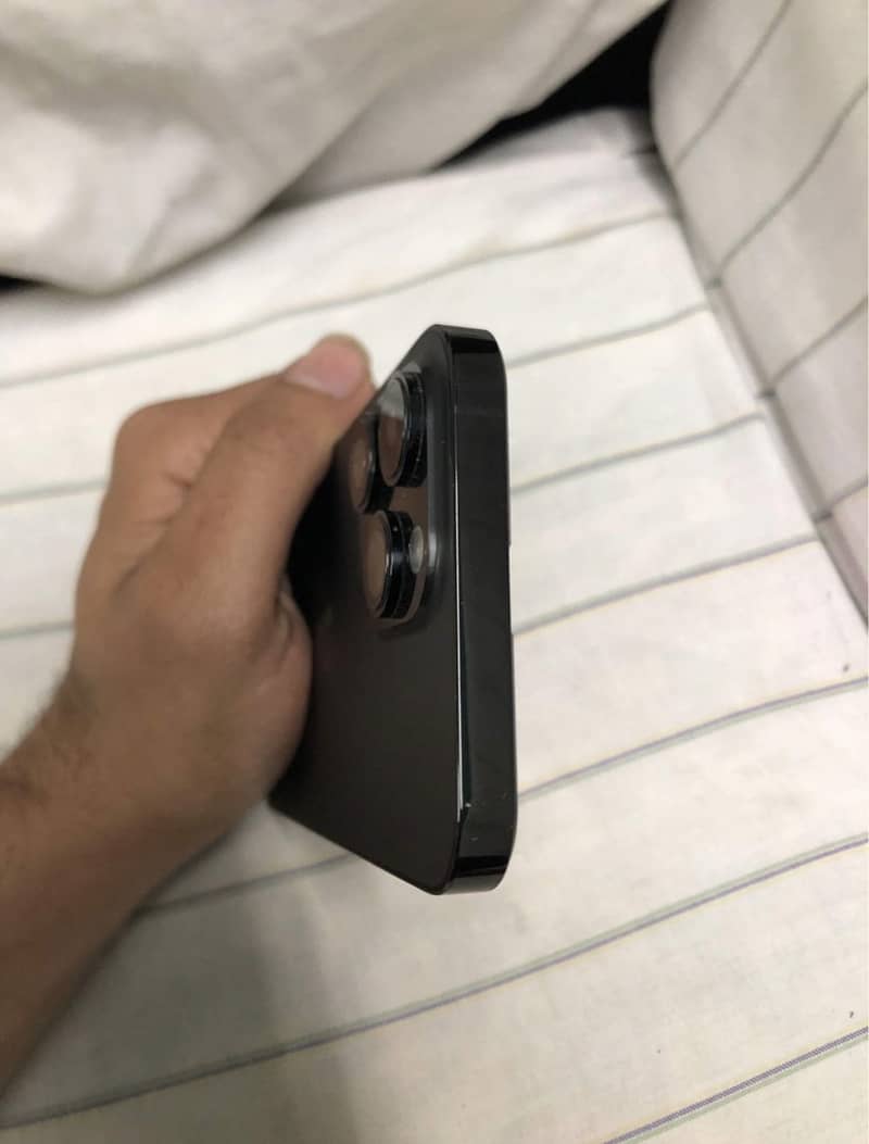 Apple iPhone 14 Pro Max 3