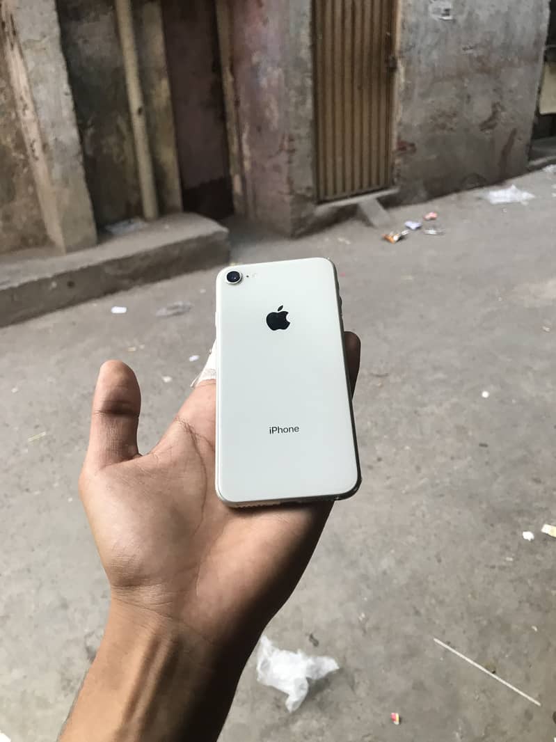 Apple iPhone 8 4