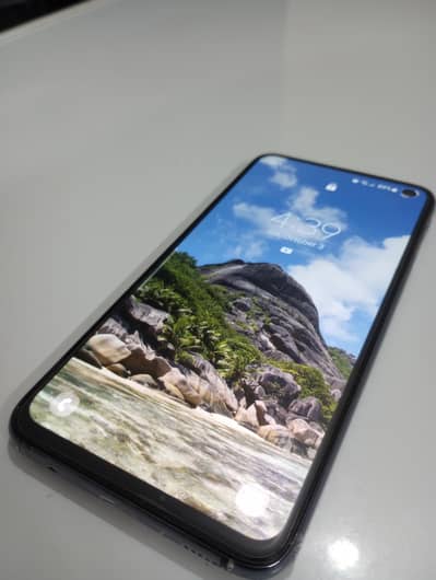Samsung S10e