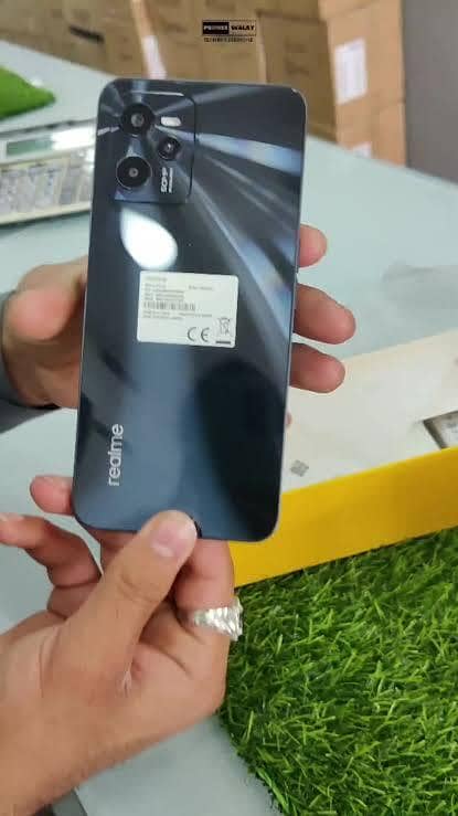 Realme C35 0