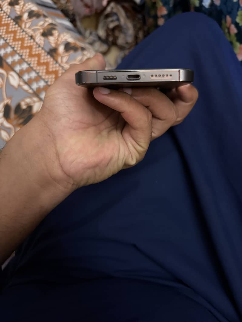 Apple iPhone 13 Pro Max 1