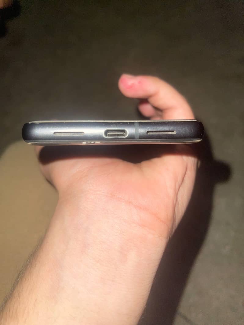 Google Pixel 7 4
