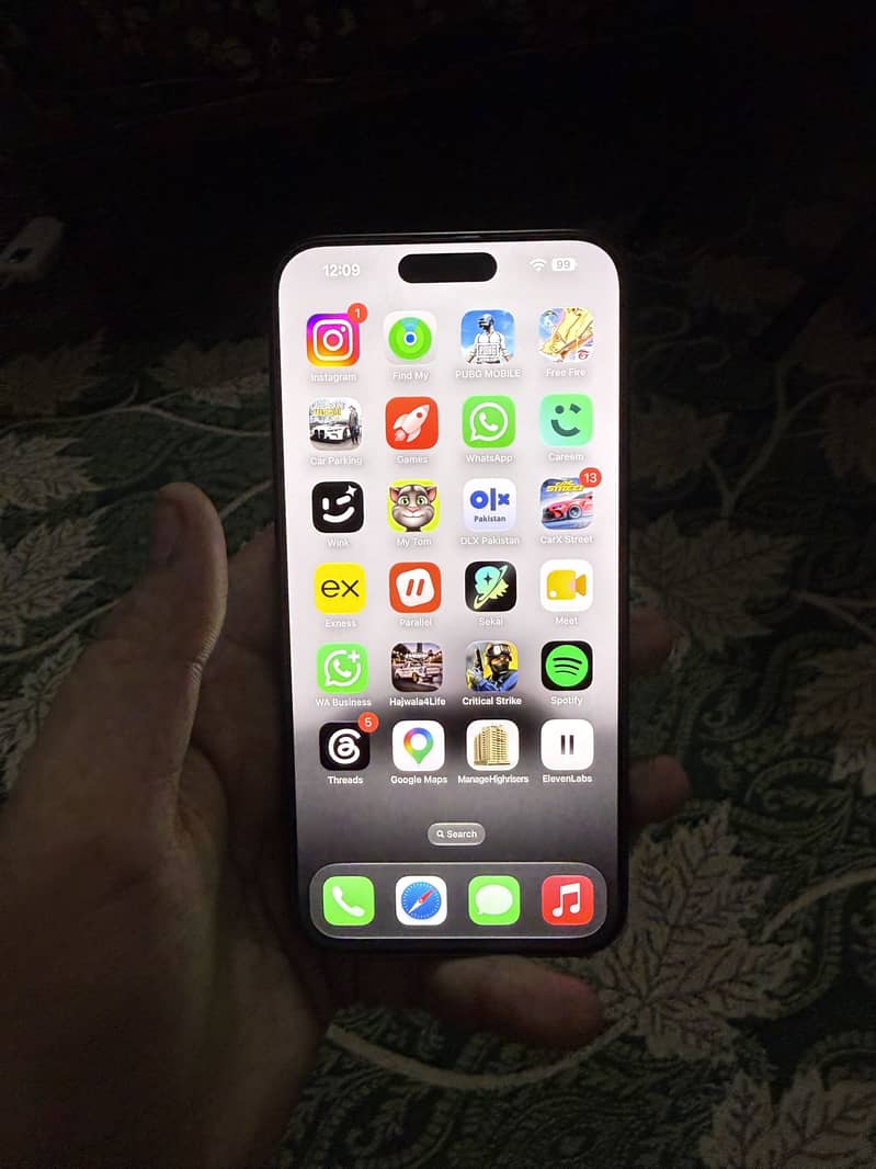 Apple iPhone 15 Pro Max 2