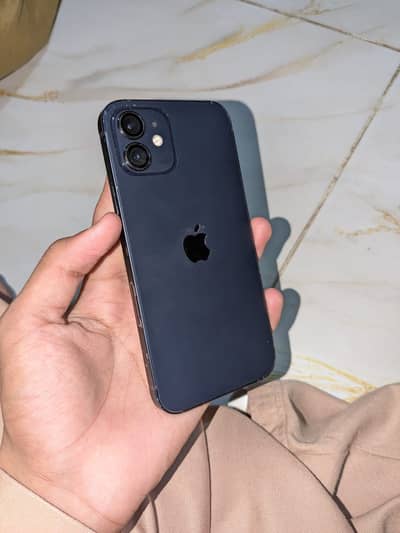 Apple iPhone 12