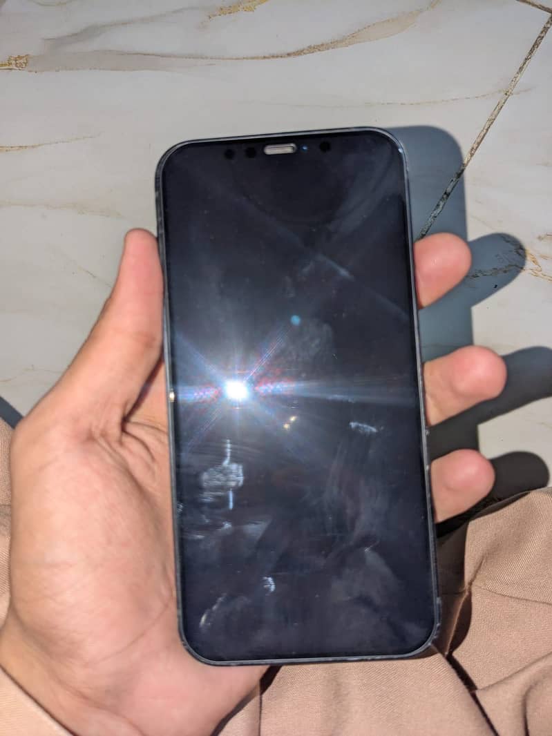 Apple iPhone 12 6