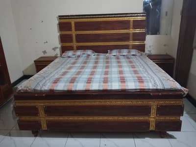 King Size Wooden Bed Set with 2 Side Tables and Dressing Table