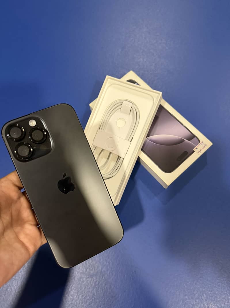 Apple iPhone 16 Pro Max 1