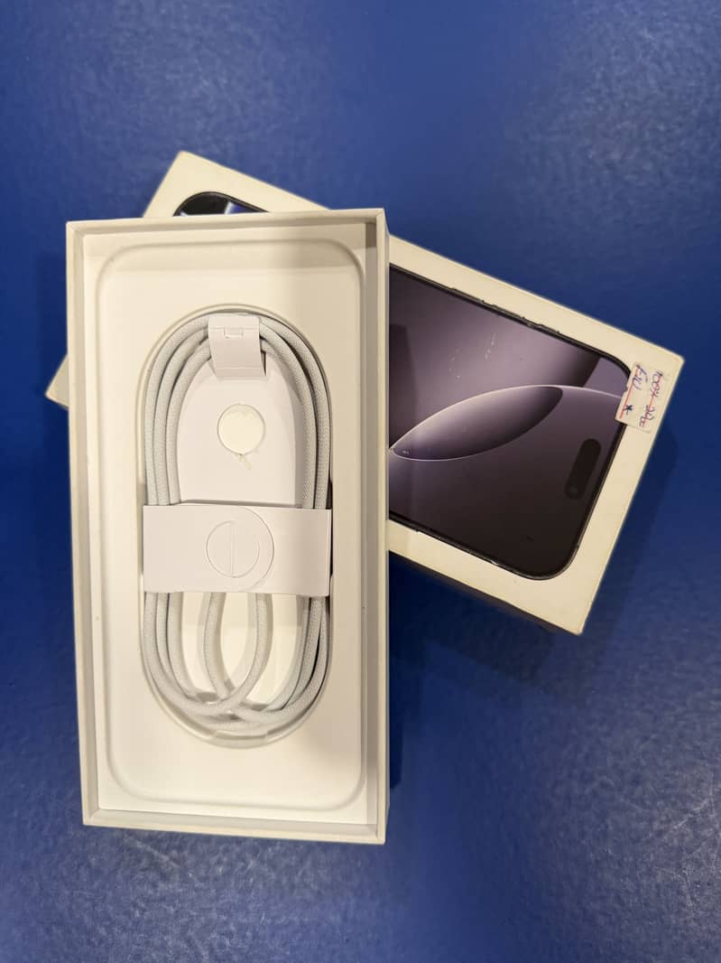 Apple iPhone 16 Pro Max 3
