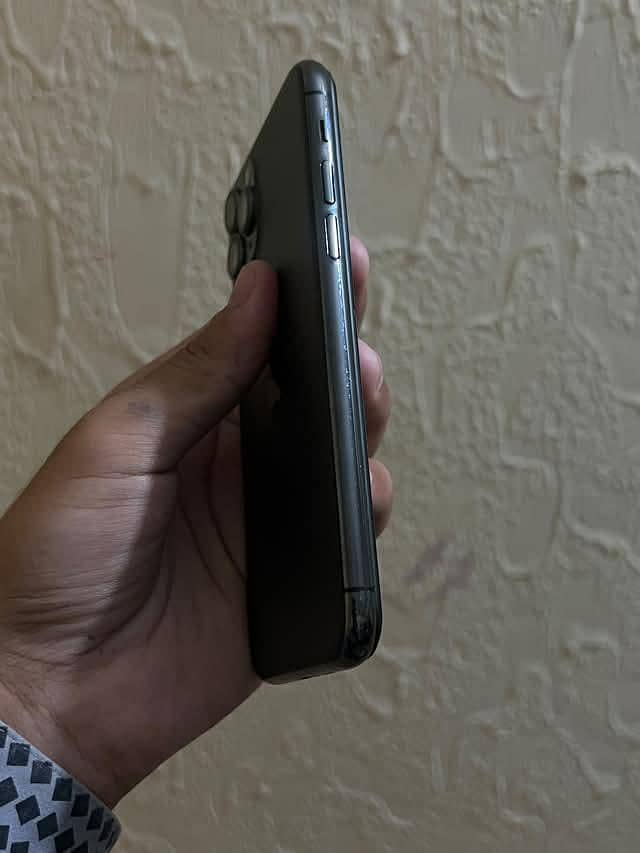 Apple iPhone 11 Pro 1