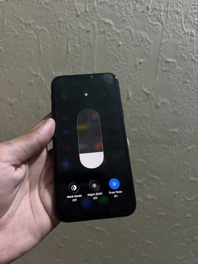 Apple iPhone 11 Pro 4