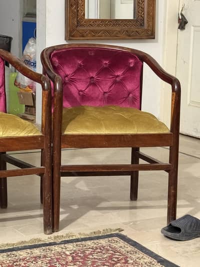 Solid wood chair with tufted seat and backrest