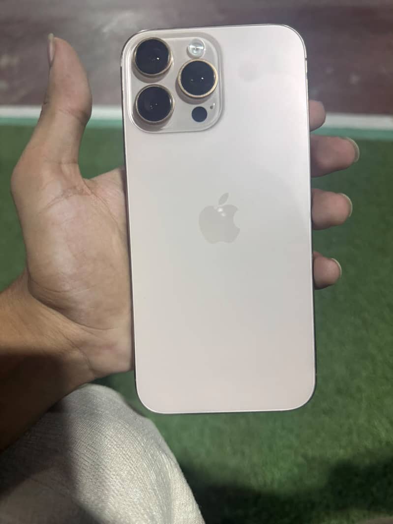 Apple iPhone 16 Pro Max 0