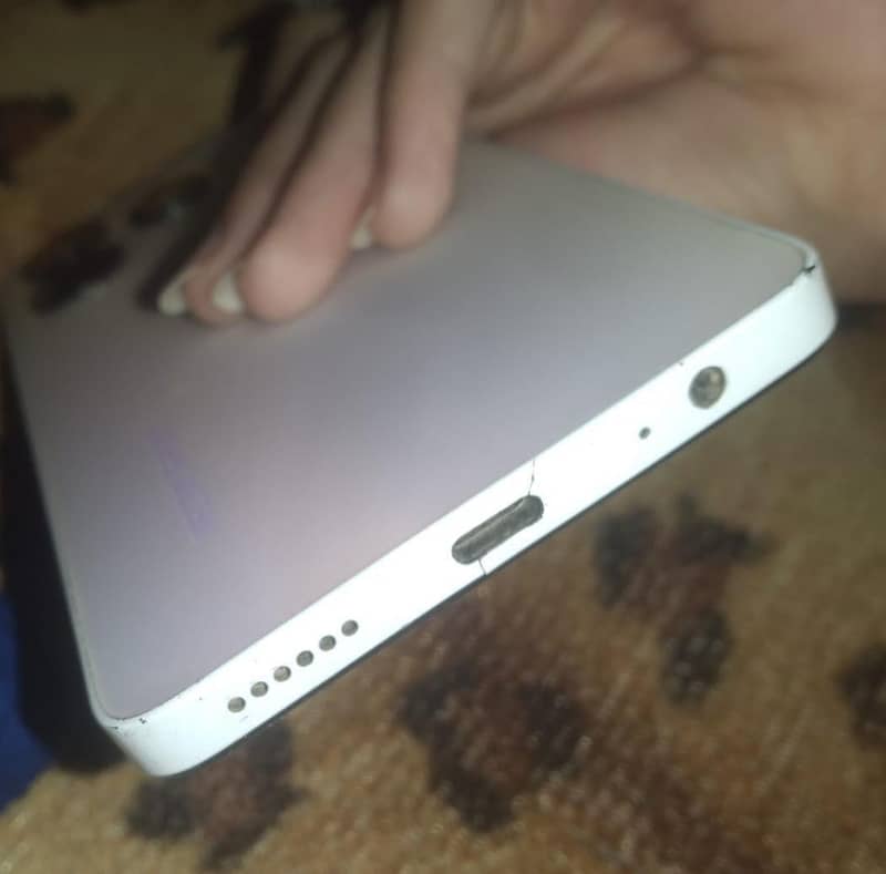 Tecno Spark 10 Pro 4