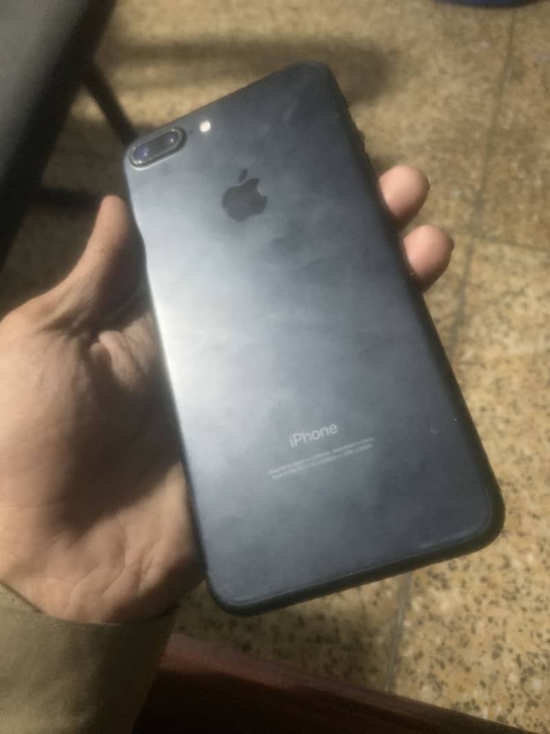 Apple iPhone 7 Plus 1