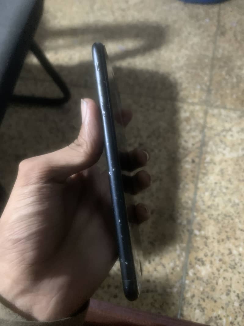 Apple iPhone 7 Plus 2