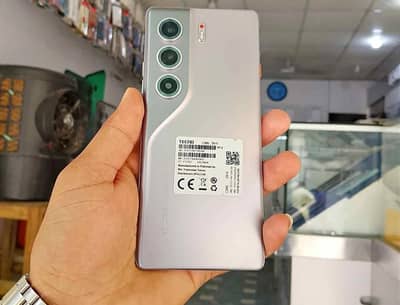 Tecno CAMON 40 Pro
