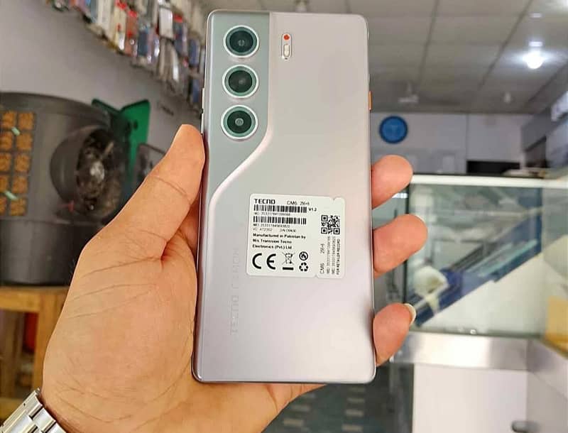Tecno CAMON 40 Pro 0