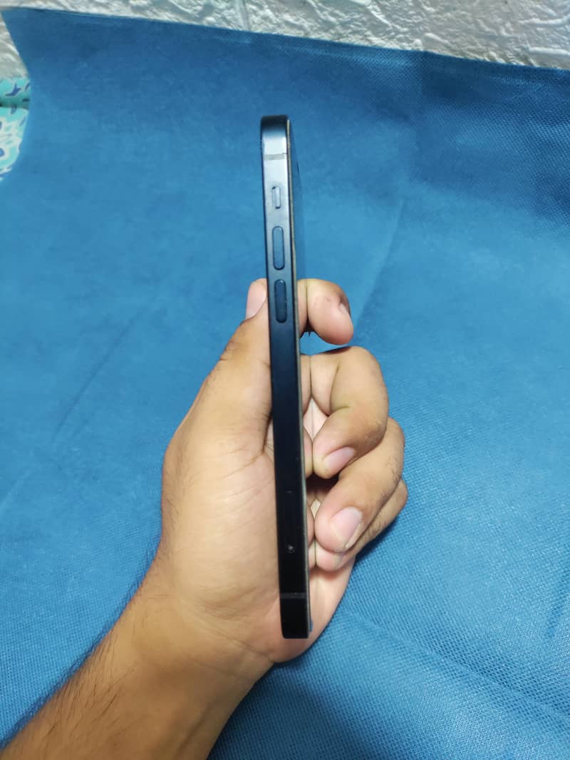 Apple iPhone 12 5
