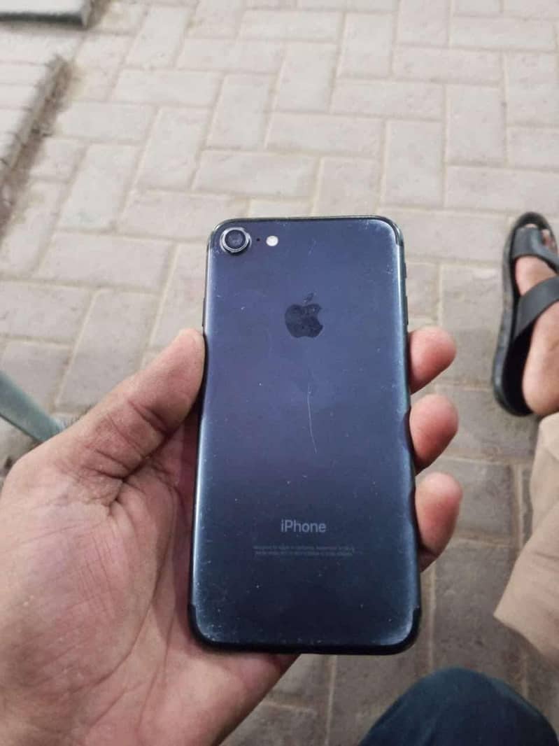 Apple iPhone 7 2