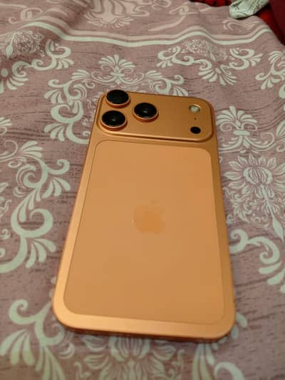 Apple iPhone XR converted 17 pro
