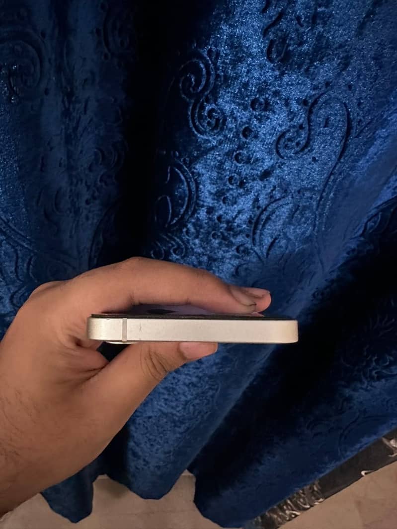 Apple iPhone 12 5
