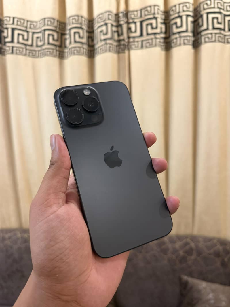 iPhone 15 Pro Max 0
